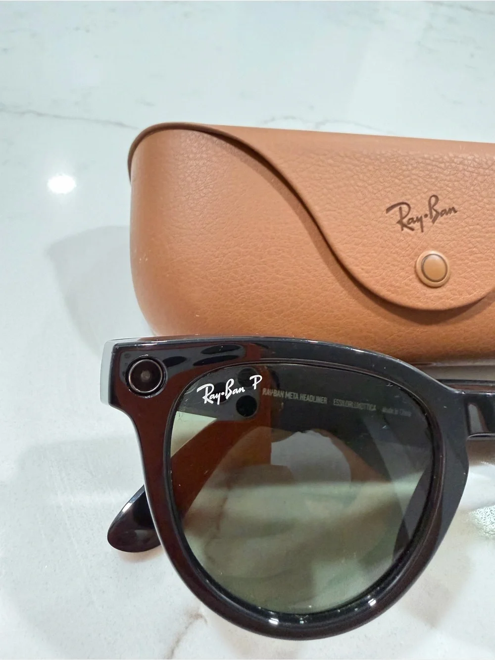 Ray-Ban meta Black Frame Green Lens Polarized Round Sunglasses with Tan Case